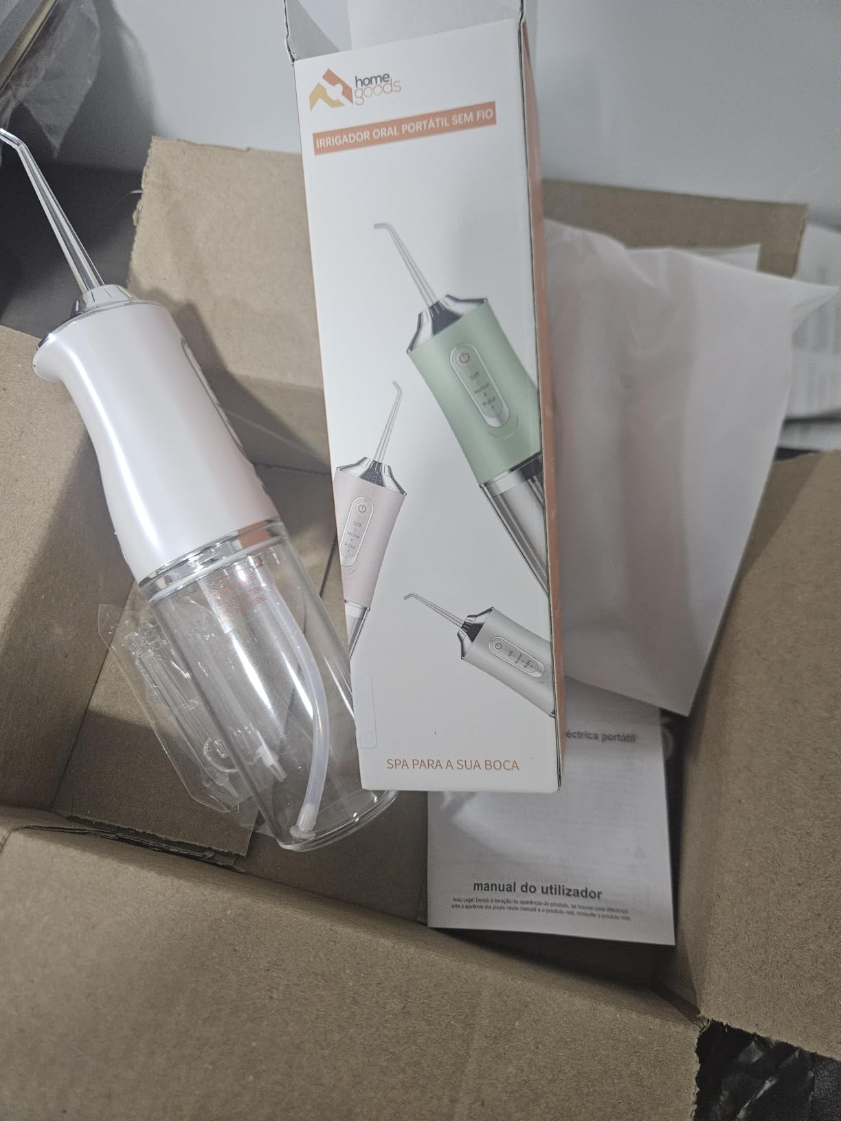 Cliente satisfeita com o irrigador oral portátil